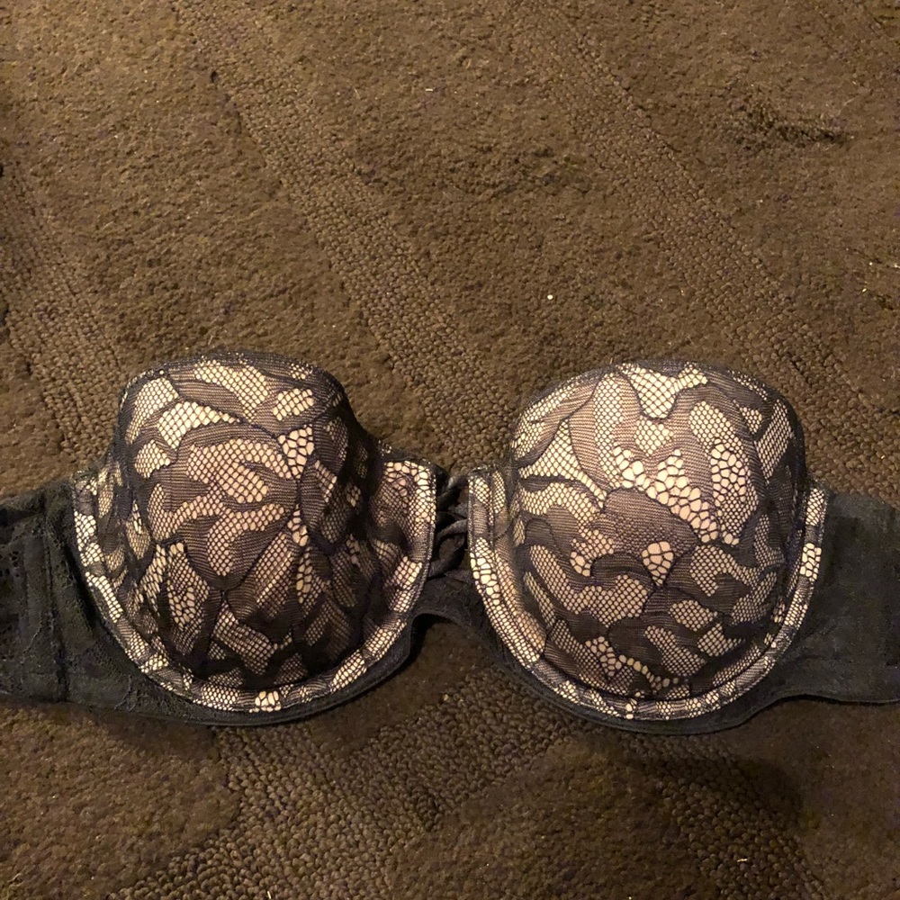 BOGO FREE! Strapless Victoria Secrets black lace bra 36a